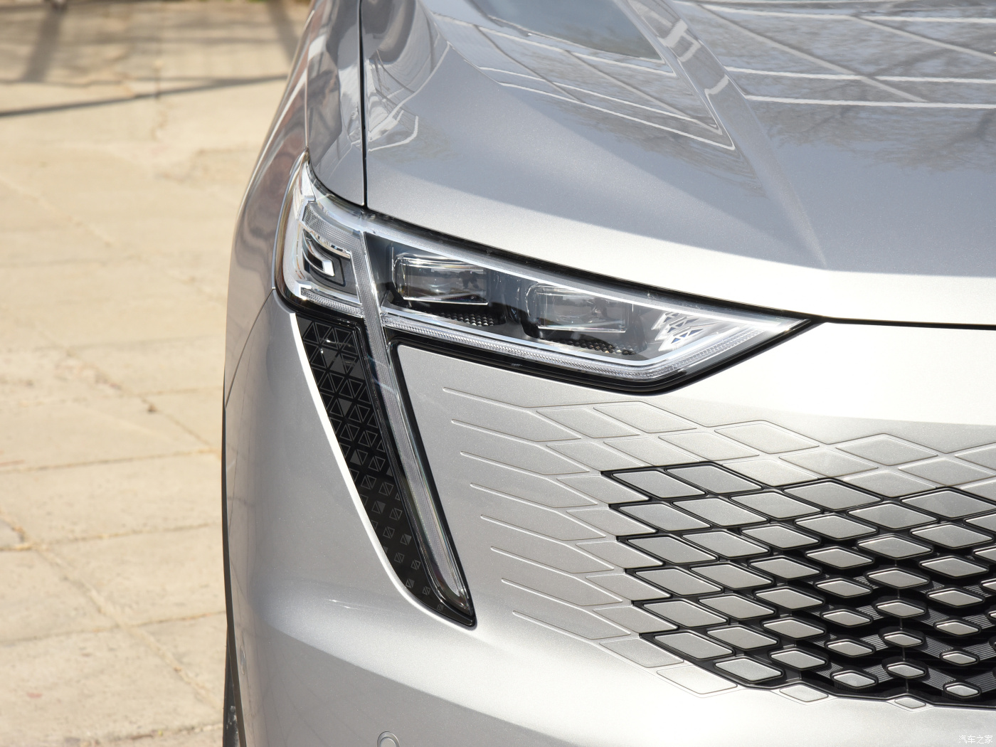 Trumpchi Fierce Dragon MAX 2023 Electric Car 1.5L HI4 105 4DW Flagship Energy Vehicle with Cruising Range of 105 km