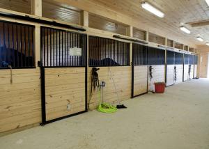 Quality Modern Single Horse Stall Panels Strong Bamboo Board / Plank Construction wholesale