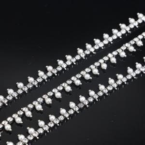 Quality Electroplated Silver Pearl And Rhinestone Necklace 0.9cm Width wholesale