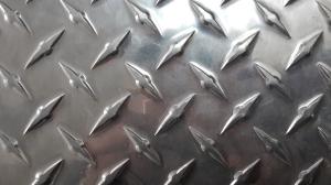 Quality 3003 Aluminum Tread Plate 4x8 5052 O/H114 1.6mm 3mm 2mm 5 Bar 3 Bar 2 Bar wholesale