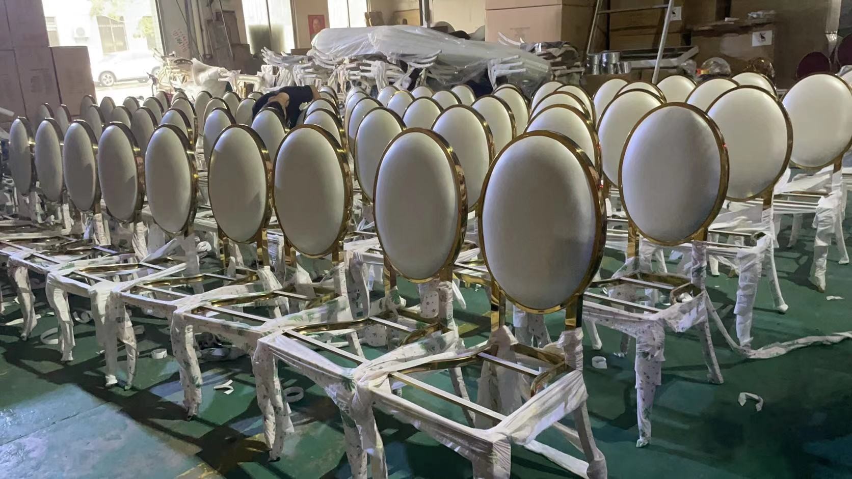 Demountable Round Back Chair with good quality for hotel