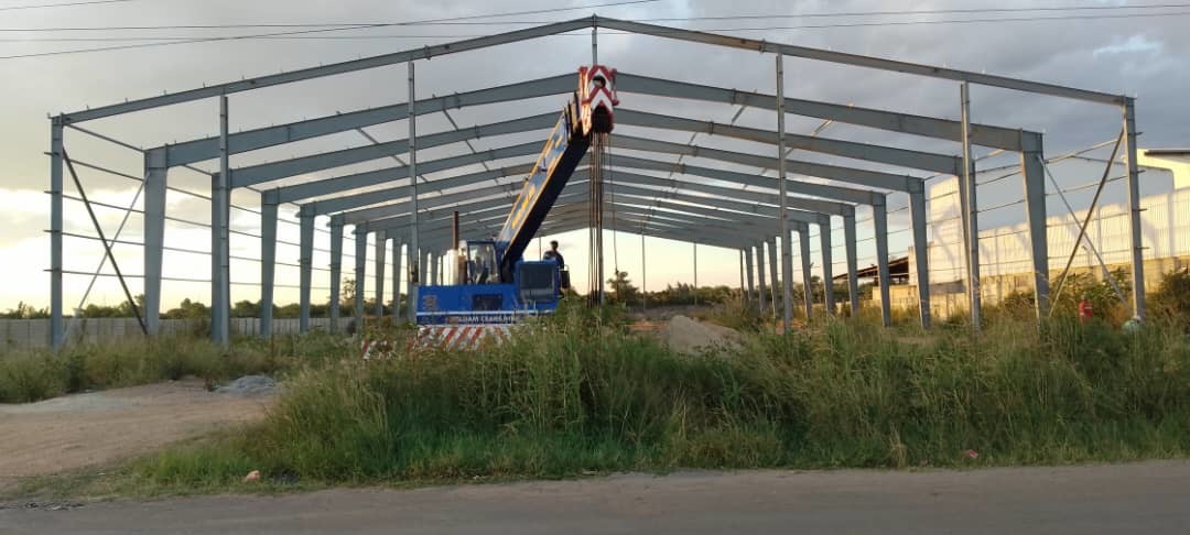 Light Frame Construction Steel Warehouse，Industrial Pre Engineered Metal Building Manufacturers