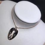 brand serprntine diamonds necklace 18kt gold